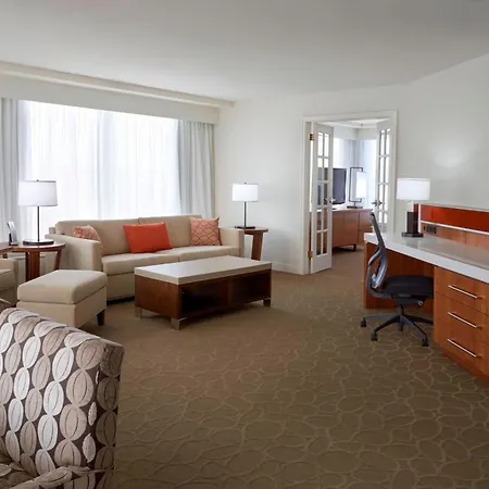 Delta Hotels By Marriott Toronto Airport & Conference Centre-3